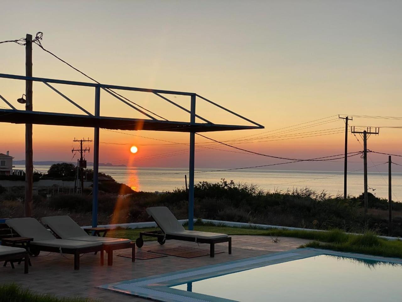 Cristelia Seafront & Pool Villa Lakhaniá Exterior foto